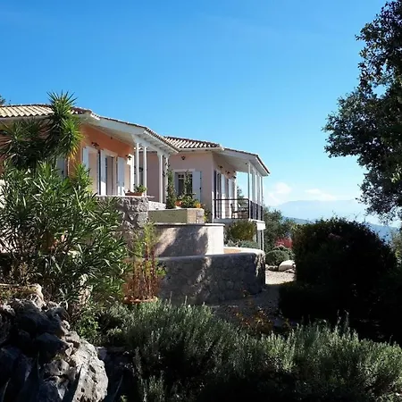 度假居 Drei Grazien, Luxurioese Mit Eigenem Pool Katouna
